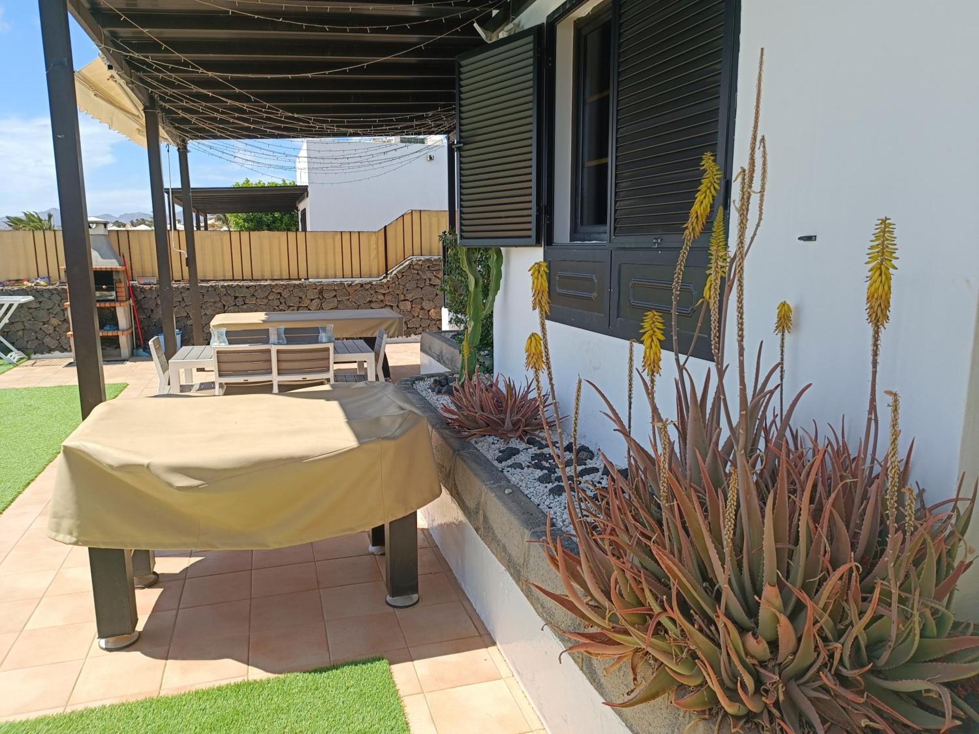 Villa Juanita, Puerto del Carmen, Lanzarote Tías Exterior foto